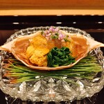 日本料理 珀也 - 先付　せいこ蟹　雲丹　菊菜