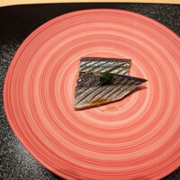 鮨と酒 魚伸 - 季節もののサンマの刺身。