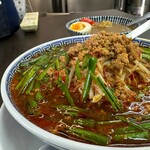 中華そば ふじ田 - 中華そばのスープをベースに辣油、唐辛子、台湾ミンチにニラ、タップリのモヤシ入り