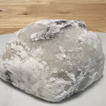 市川ちもと - 豆大福　横からの厚み