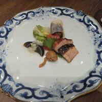 文菜華 - 前菜
                    チャーシュー2種、北京ダック、煮帆立、搾菜、大根