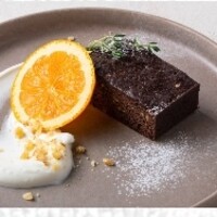 濃厚ガトーショコラ　〜ピスタチオのジェラート添え〜
