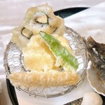 貴船喜らく - 鱧の大葉巻きはふわっと揚がり、大葉がいい香り