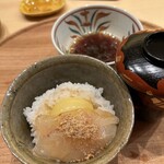 日本料理 新茶家 - ヒラメ漬けと玉子かけご飯に松茸の汁