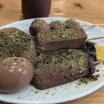 まるたか - 静岡おでんはセルフで取ってくるんですよ