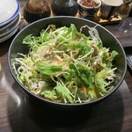 肉の雷橋 - 付き出しサラダ　おかわり無料