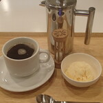トーコーキッチン - バニラアイス+ホットコーヒー