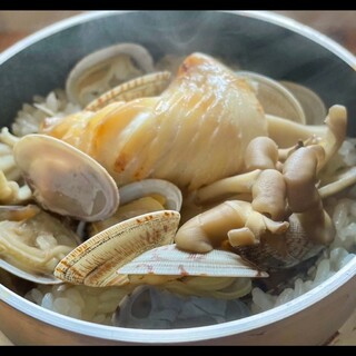 こだわりの食材と繊細な技術が織りなす、季節感のある料理