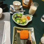 四季彩一力 - 紅鮭が綺麗　飲み放題の飲み物に豆乳