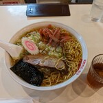 蓬来軒 - 支那そばとウーロン茶