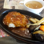 スパイスバル サウンドブーツ - チキン・チーズグリル 自家製デミグラソース