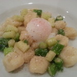 クアドリフォーリオ - ２０１４・４月　じゃが芋のニョッキ、アスパラとチーズと温玉