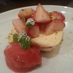 クアドリフォーリオ - ２０１４・４月　苺のティラミス