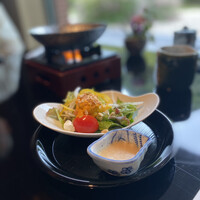 日本料理 京都 華暦 - 大原の農家さんの野菜サラダ　南瓜サラダ（ナッツマスタードドレッシング）