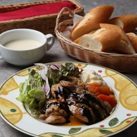 週替わりメインセット＜平日：1,980円／休日：2,180円＞