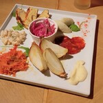 KOBE 元町バル Charlie - 前菜盛り合わせ。