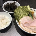らーめん飛粋 - 特製らーめん、岩のり、ライス