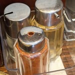 麺食い 慎太郎 - 卓上調味料