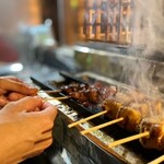 天王寺焼とりporc - 『表面はメイラード反応で旨味を最大限に焼き上げ中は余熱でロゼに焼き上げる』焼とりporcの醤油焼鳥