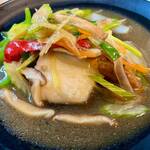 タイ料理ジャンピー - プラー・ヌン・シーユー