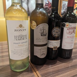 お食事とともにワインやクラフトビールをお楽しみあれ！