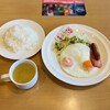 ガスト - 目玉焼き&ベーコンソーセージセット-ライス大盛 ¥720-