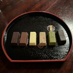 TOHAKU茶館 - 6種のクラフトビーントゥーバーチョコレート1,000円(税込)