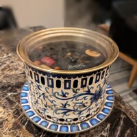 Shangri-La's secret ROPPONGI - 30種類のキノコを煮込んだブラックスープ！鍋に仕掛けかあり最後まで熱々で頂けます。