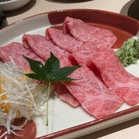牛刺しと焼肉 仔虎 クリスロード店 - 牛刺し食べ比べ