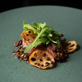 薪火で食材の旨味を引き出す