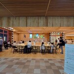 武雄 旅 書店 - 武雄温泉駅２階