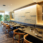 Yakiniku 真 - 広々としたテーブル席