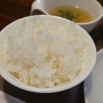 キッチン ブルー グローブ - ご飯大盛りのアップ