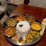ガネーシュ - 豪華なランチ・ミールス