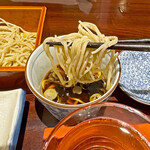 山せみ - 薬味を入れて麺つゆに1/3程浸していただきます