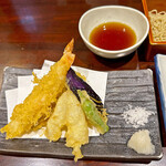 山せみ - 蕎麦屋飲みには欠かせない天ぷら