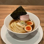 酒肴場 屯 - 津軽煮干し中華蕎麦（味玉入り）