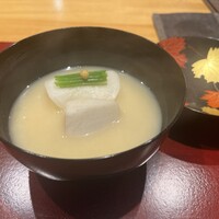 おおたに - 渡り蟹真丈 白味噌のお椀