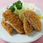 源氏食堂 - ミックスフライ(メンチ・イカ)