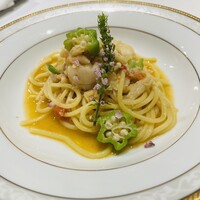 アルベロ ヴィラッジョ - カニとホタテのオイルパスタ
