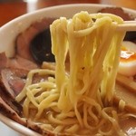俺のラーメン あっぱれ屋 - 【1回目訪問】こくまろ塩チャーシューメン（麺）