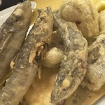 トラットリア カヴァタッピ - メヒカリ、グロテスクやな