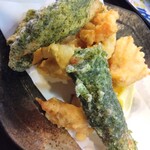 讃岐饂飩宏之輔 - かしわ天とちくわ天