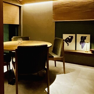 ゆっくりとお話しして頂ける、落ち着いた雰囲気の個室も。