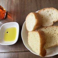 オステリアガウダンテ 神戸ハーバーランド店 - パン