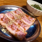 カウンター焼肉かるび - ニンニクかるび