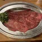 多来多来 - 上牛肉コース　タン盛り