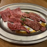 多来多来 - 上牛肉コース　赤身肉盛り