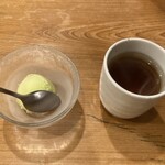 多来多来 - 上牛肉コース　デザートと熱いお茶