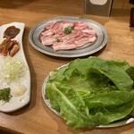 多来多来 - サムギョプサルセット